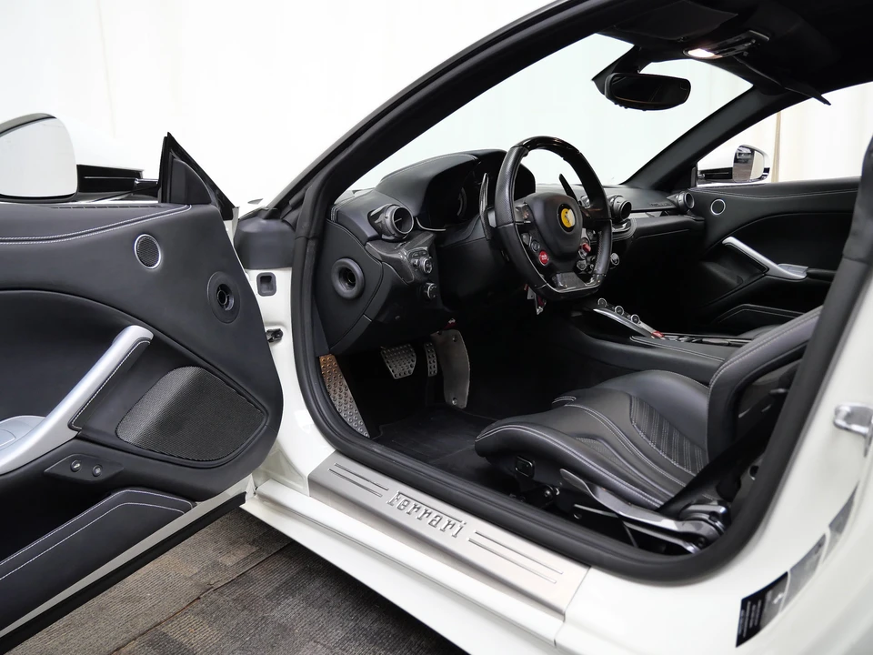 2014 Ferrari F12berlinetta - Image 16 of 31