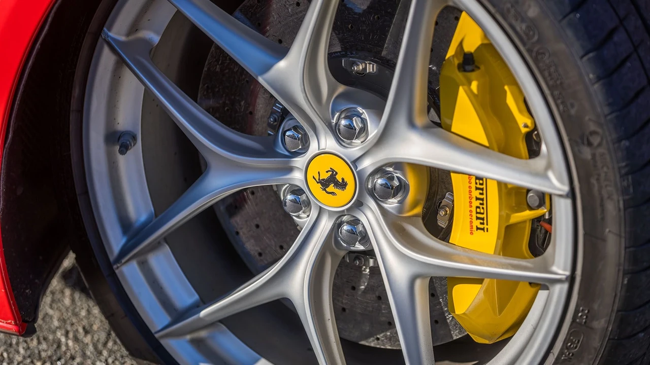 2014 Ferrari F12berlinetta - Image 17 of 31