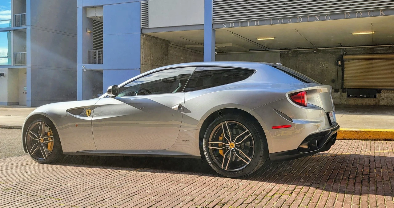 2014 Ferrari FF - Image 15 of 21
