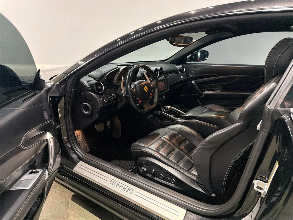 2014 Ferrari FF - Image 15 of 31