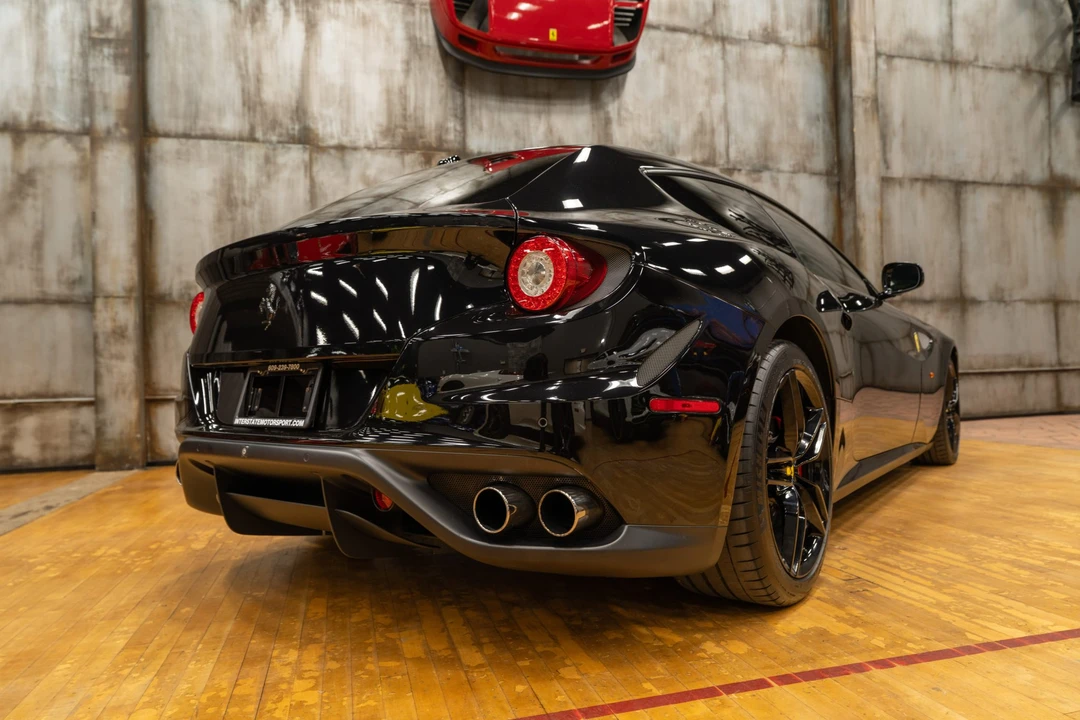 2014 Ferrari FF - Image 27 of 31