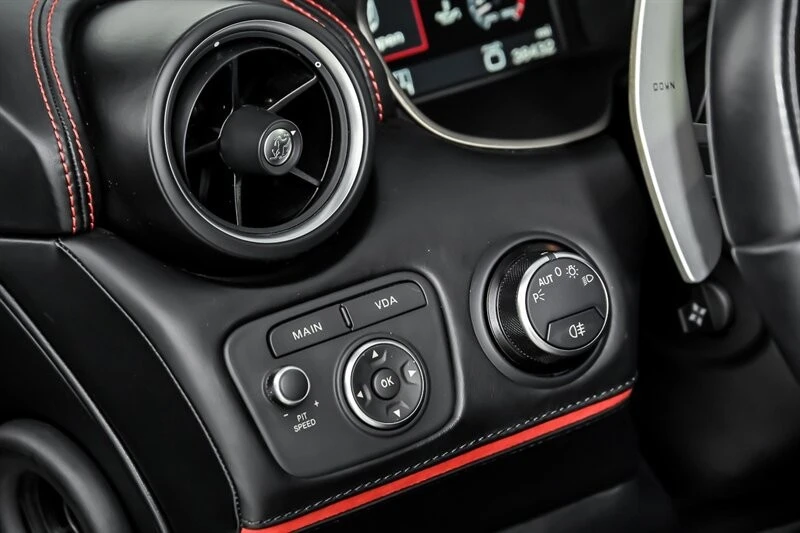 2014 Ferrari FF - Image 23 of 31
