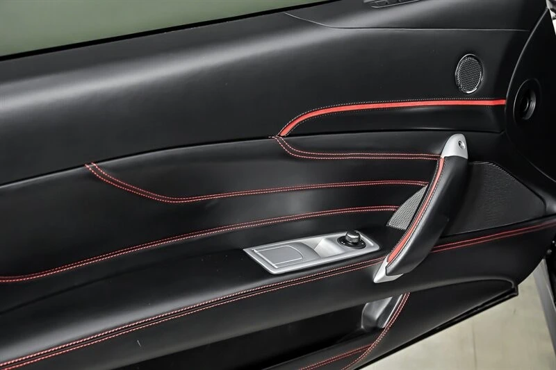 2014 Ferrari FF - Image 14 of 31