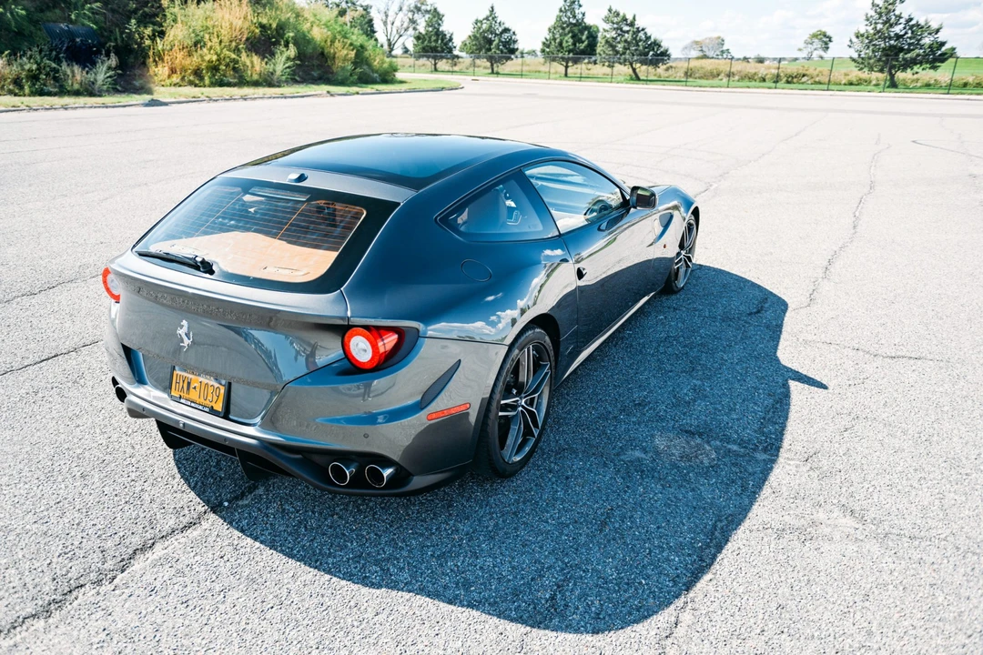 2014 Ferrari FF - Image 8 of 31