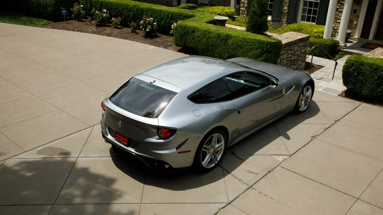 2014 Ferrari FF - Image 12 of 31