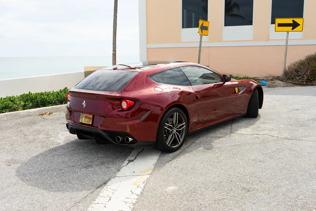 2014 Ferrari FF - Image 17 of 31