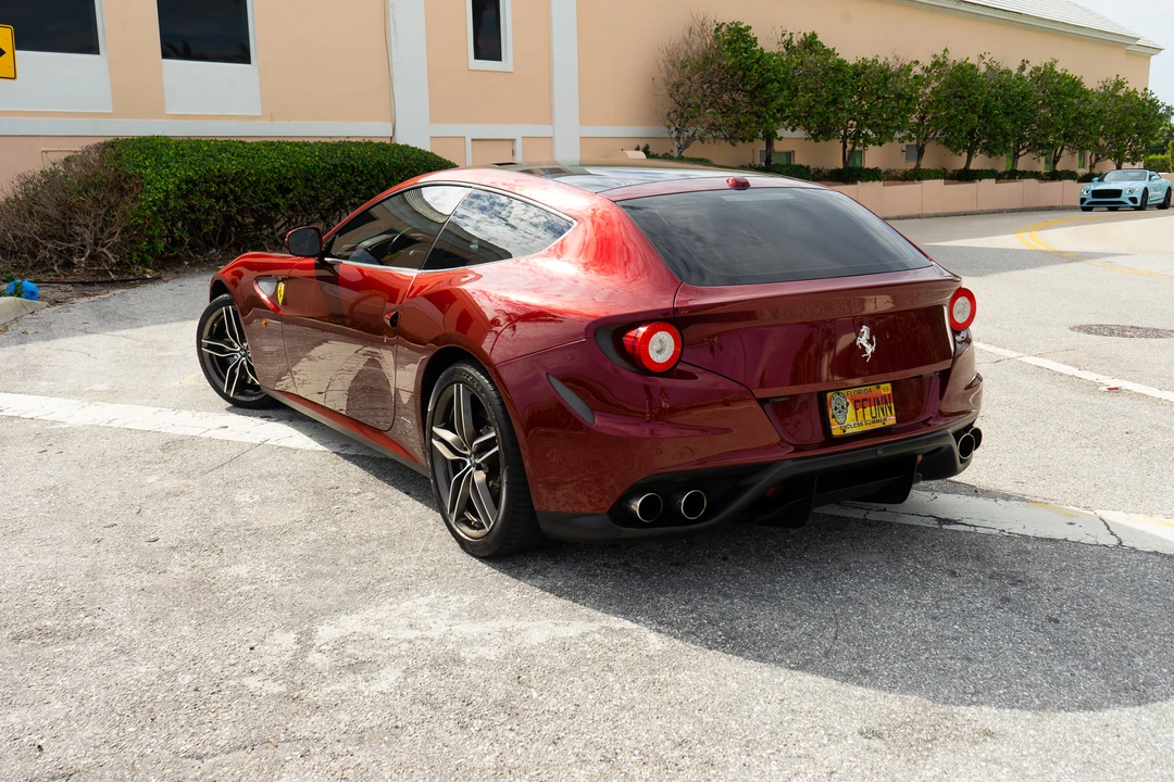2014 Ferrari FF - Image 11 of 31