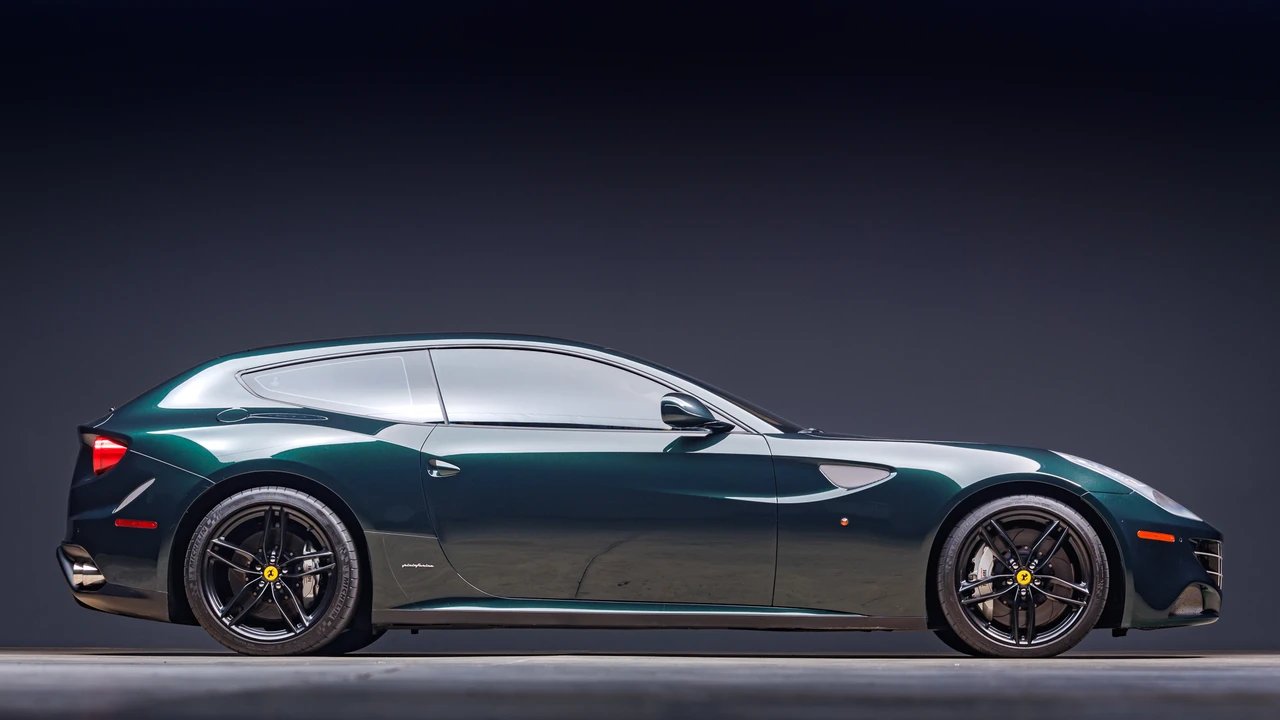 2014 Ferrari FF - Image 15 of 31