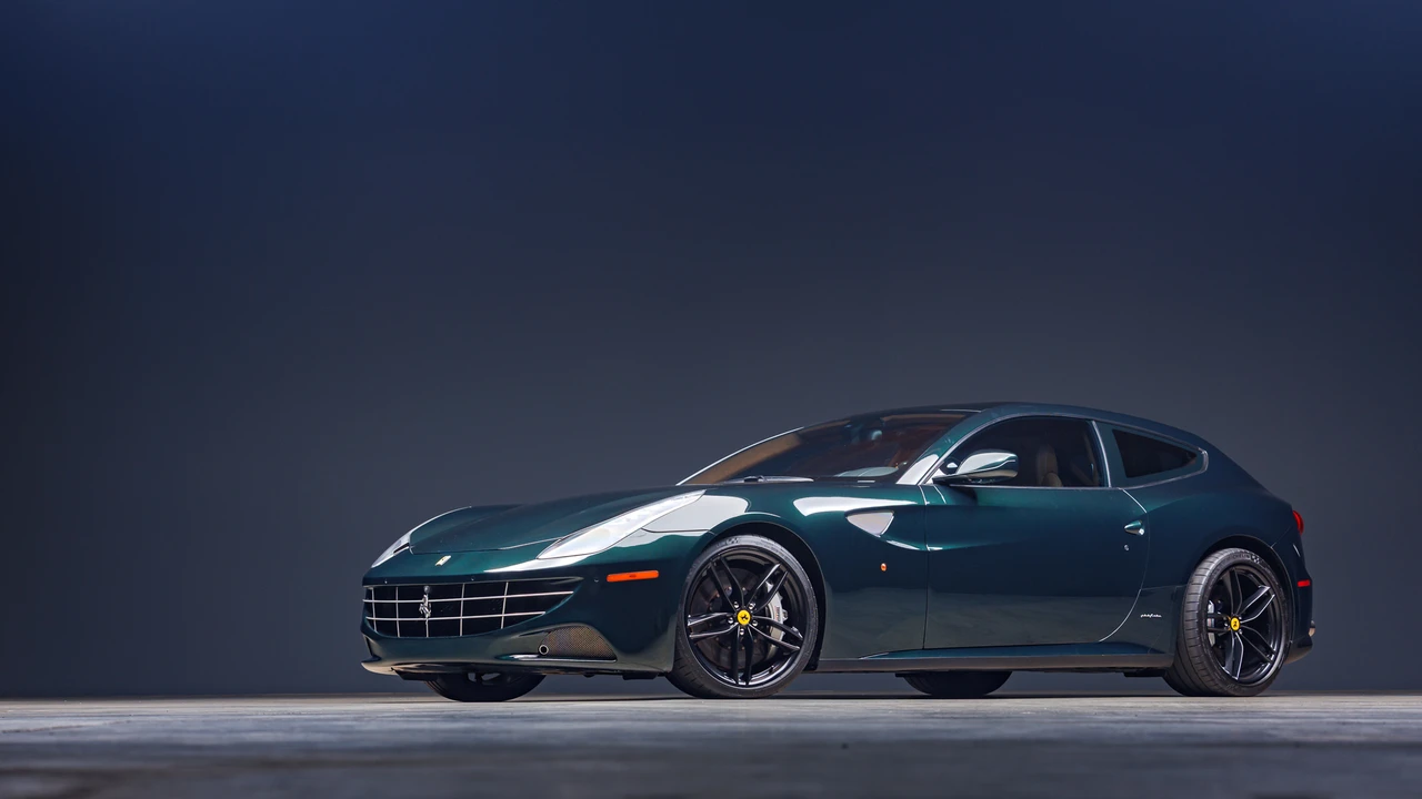 2014 Ferrari FF - Image 2 of 31
