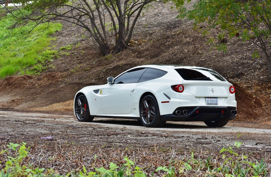 2014 Ferrari FF - Image 10 of 31