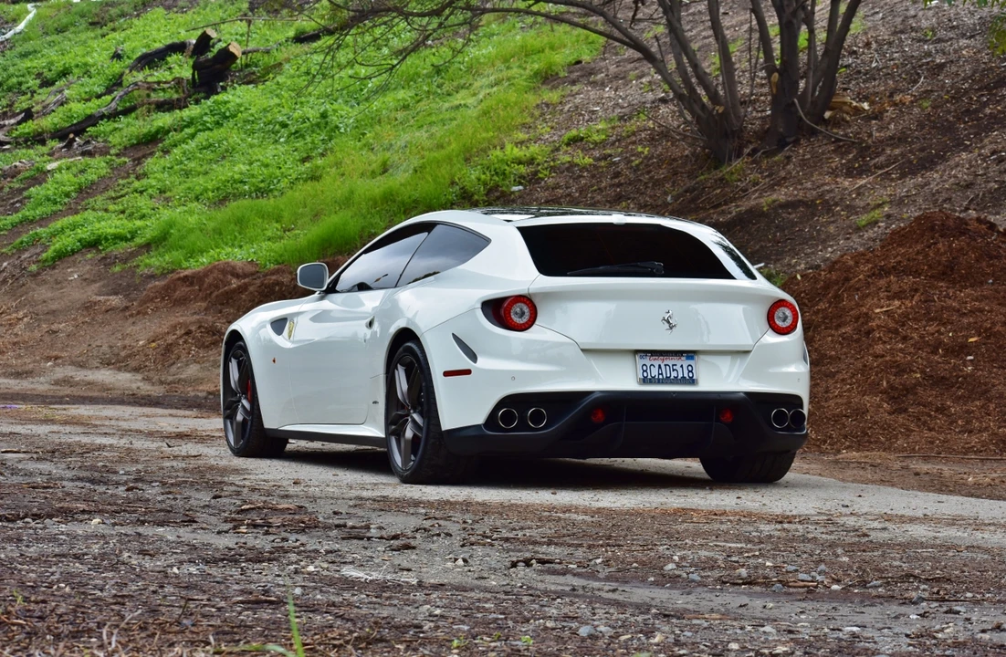 2014 Ferrari FF - Image 11 of 31