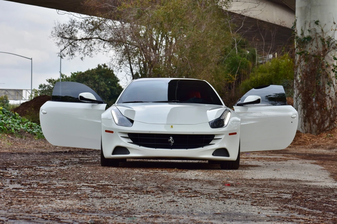 2014 Ferrari FF - Image 23 of 31