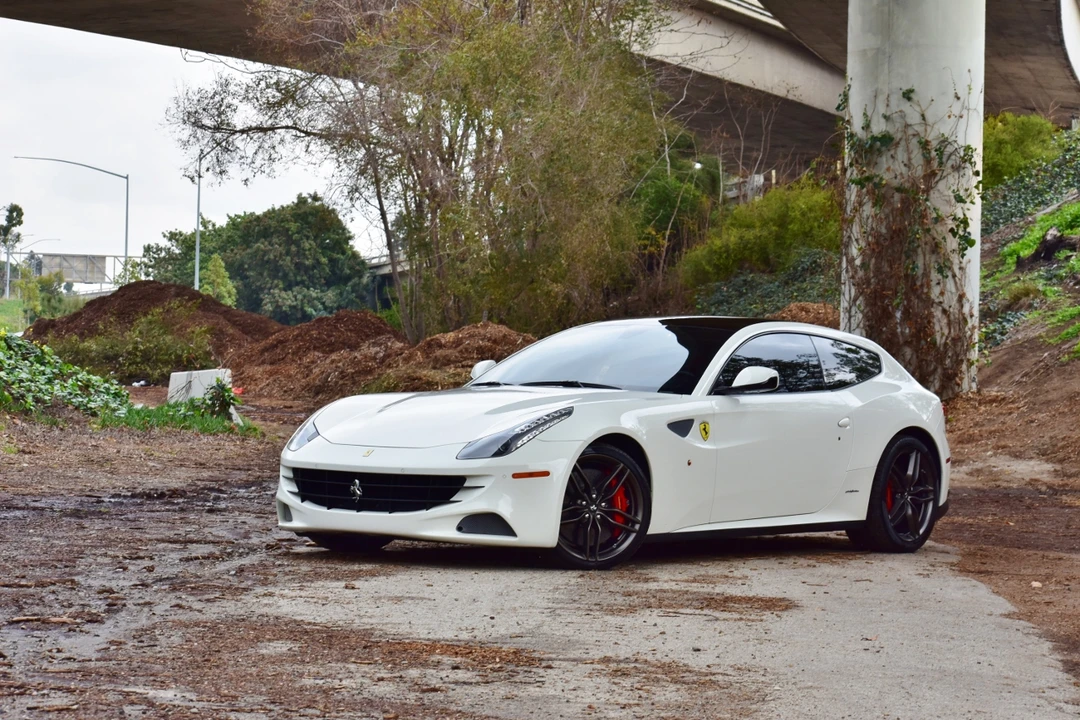 2014 Ferrari FF - Image 8 of 31