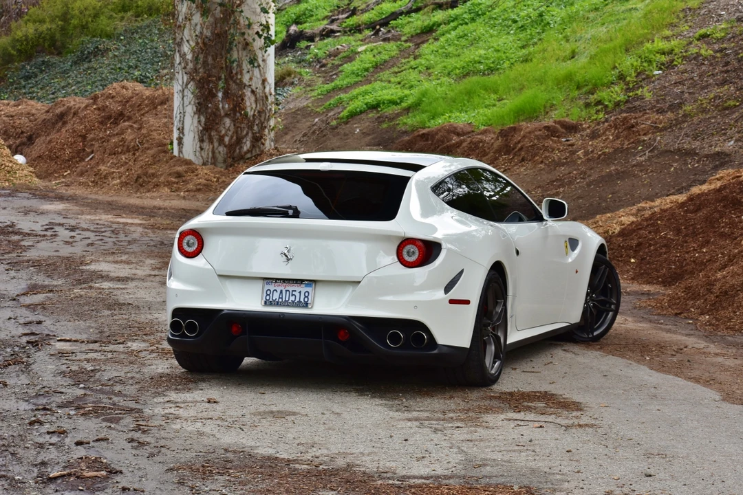 2014 Ferrari FF - Image 12 of 31