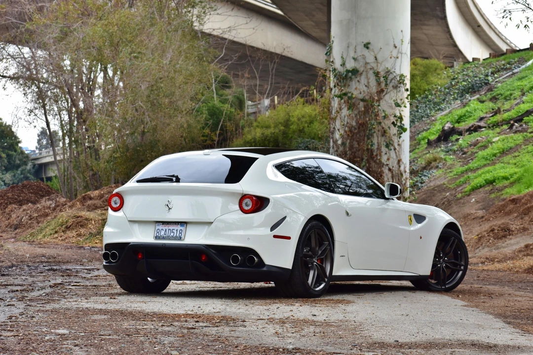 2014 Ferrari FF - Image 14 of 31