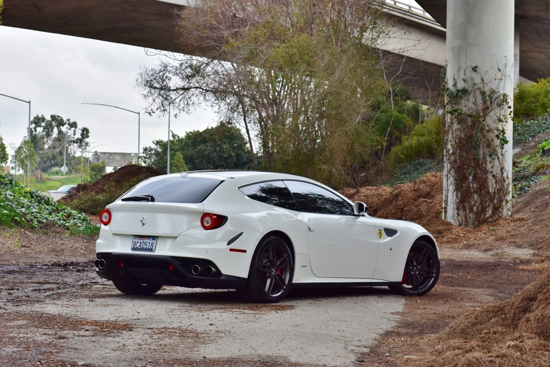 2014 Ferrari FF - Image 15 of 31