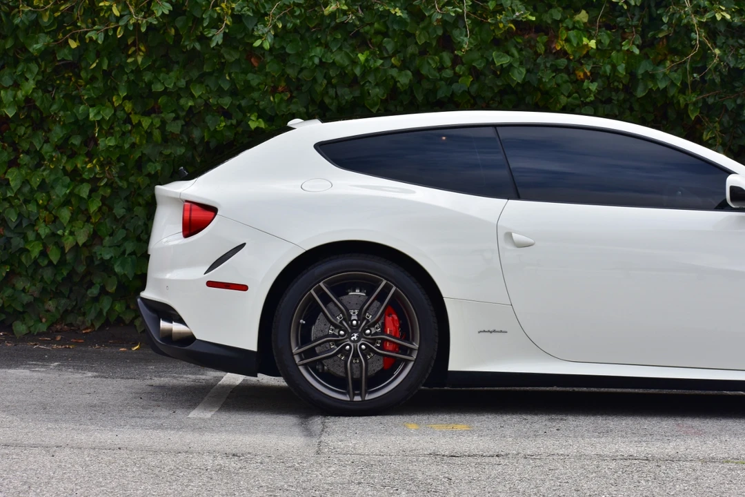 2014 Ferrari FF - Image 27 of 31