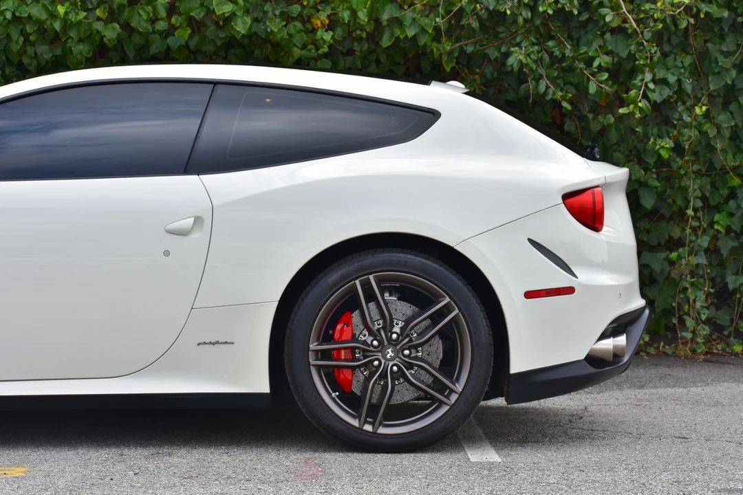 2014 Ferrari FF - Image 26 of 31