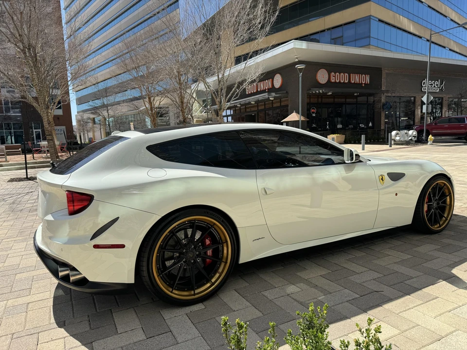 2014 Ferrari FF - Image 15 of 31