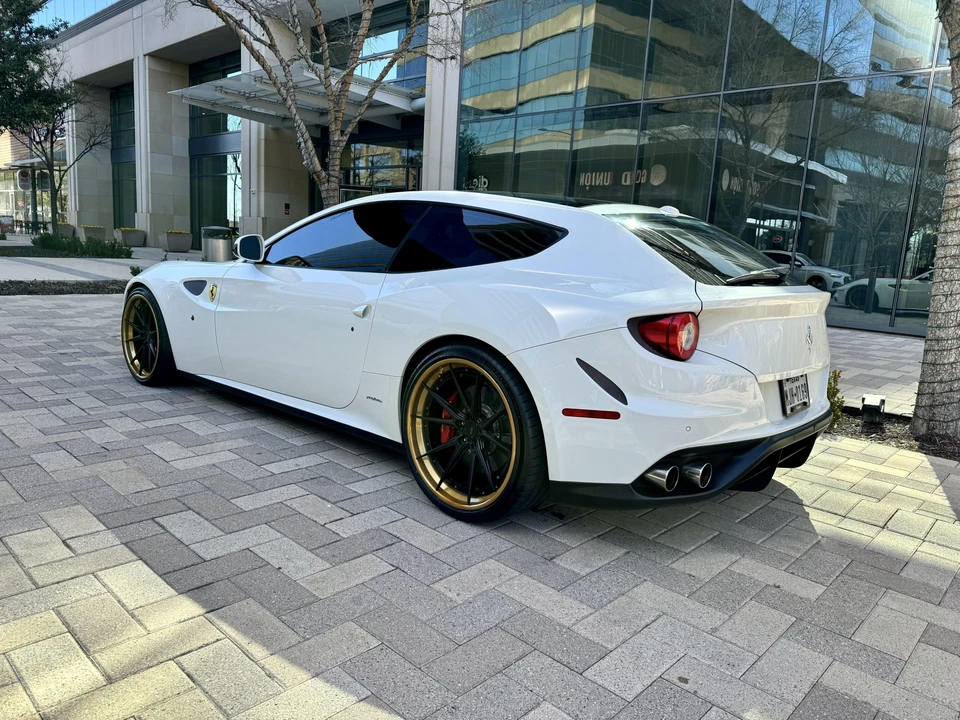 2014 Ferrari FF - Image 23 of 31