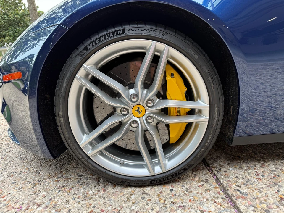 2014 Ferrari FF - Image 26 of 31