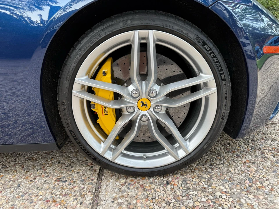 2014 Ferrari FF - Image 29 of 31