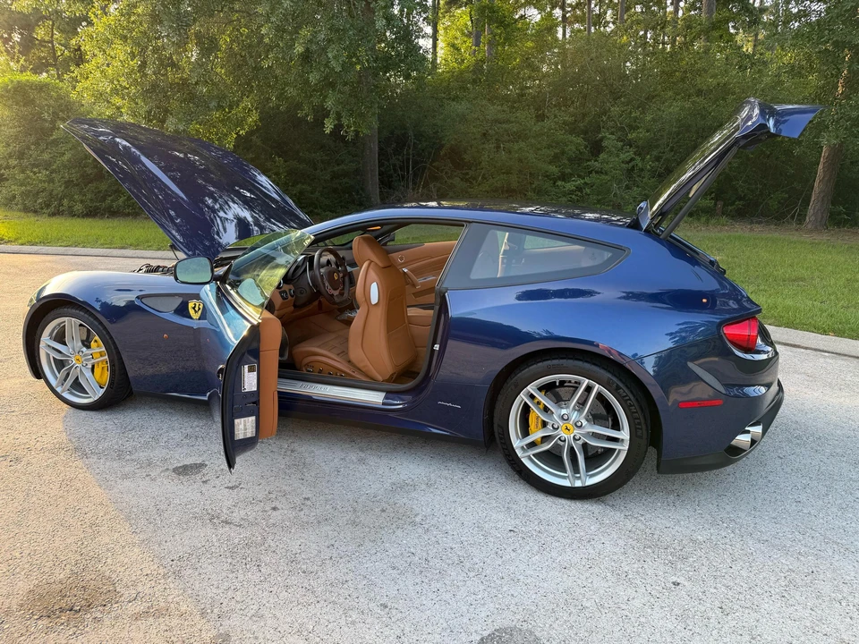 2014 Ferrari FF - Image 12 of 31