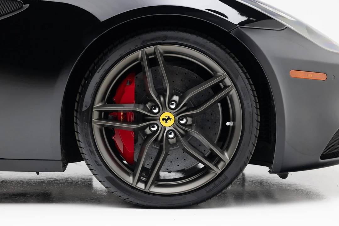 2014 Ferrari FF - Image 27 of 31
