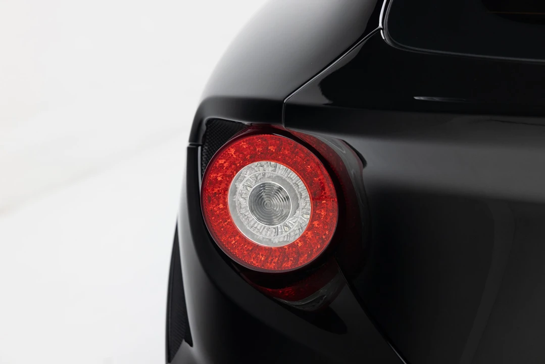 2014 Ferrari FF - Image 16 of 31
