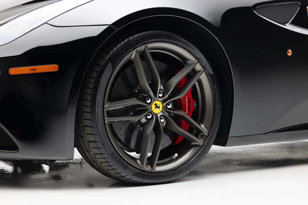 2014 Ferrari FF - Image 26 of 31