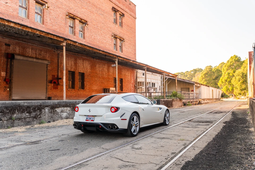 2014 Ferrari FF - Image 14 of 31