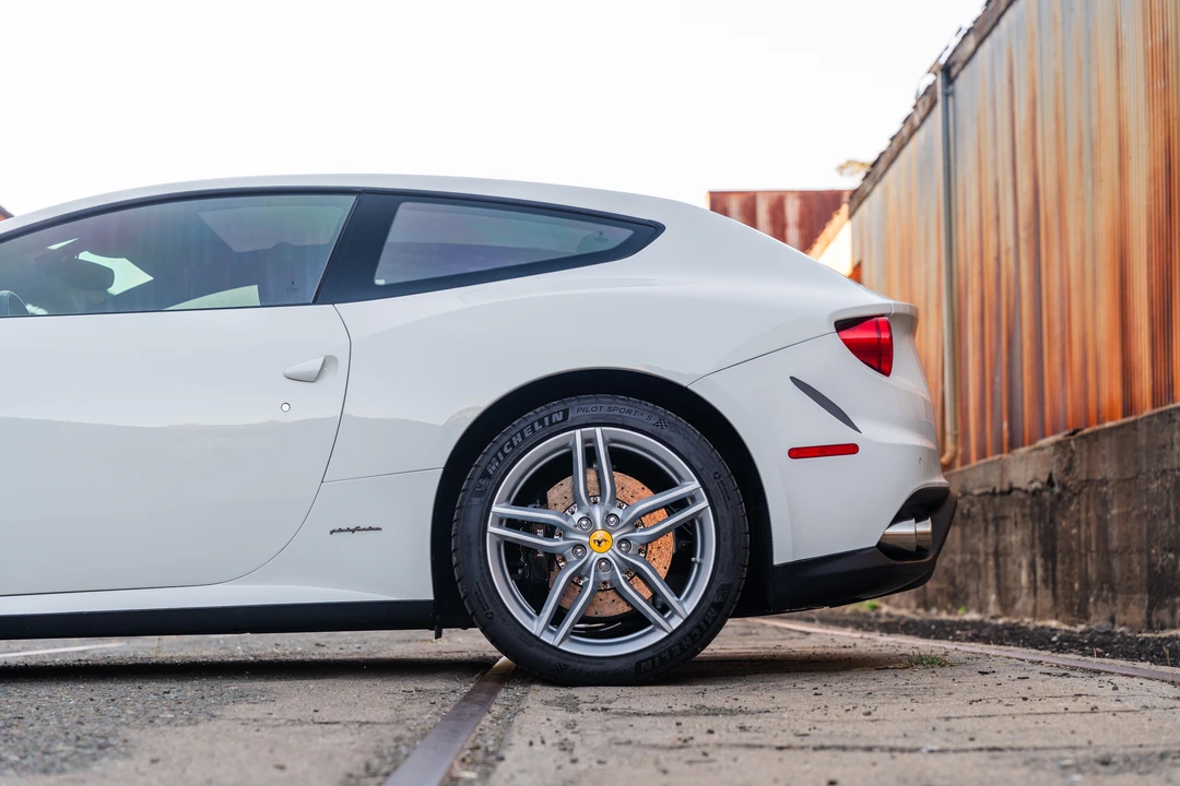 2014 Ferrari FF - Image 30 of 31