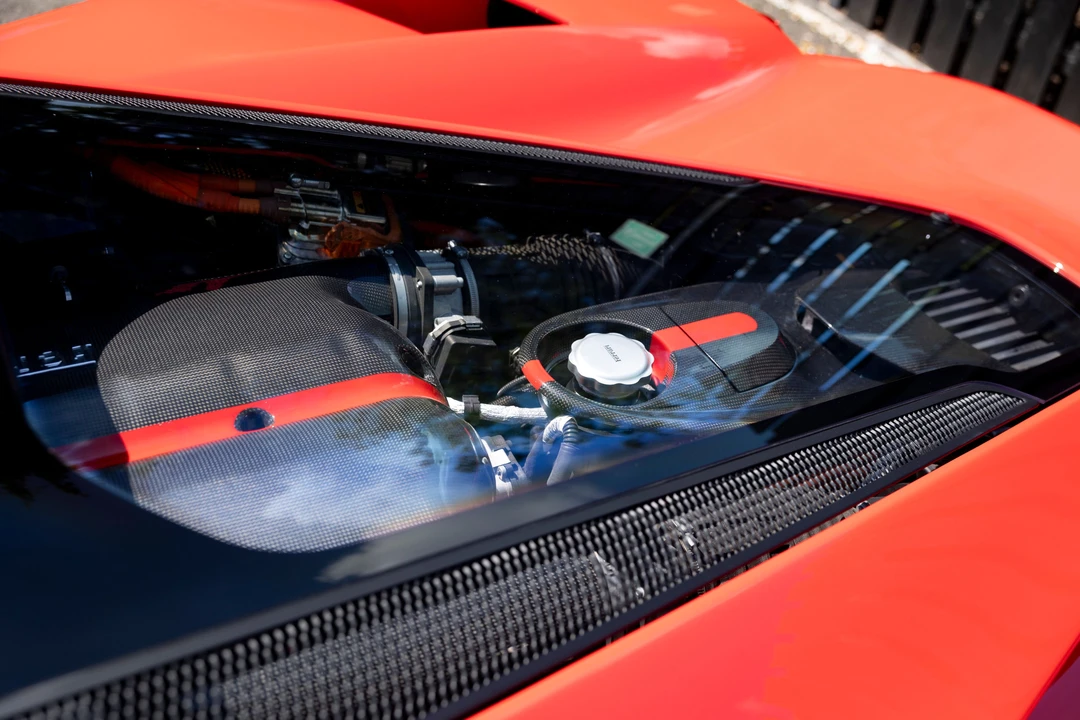 2014 Ferrari LaFerrari - Image 25 of 31