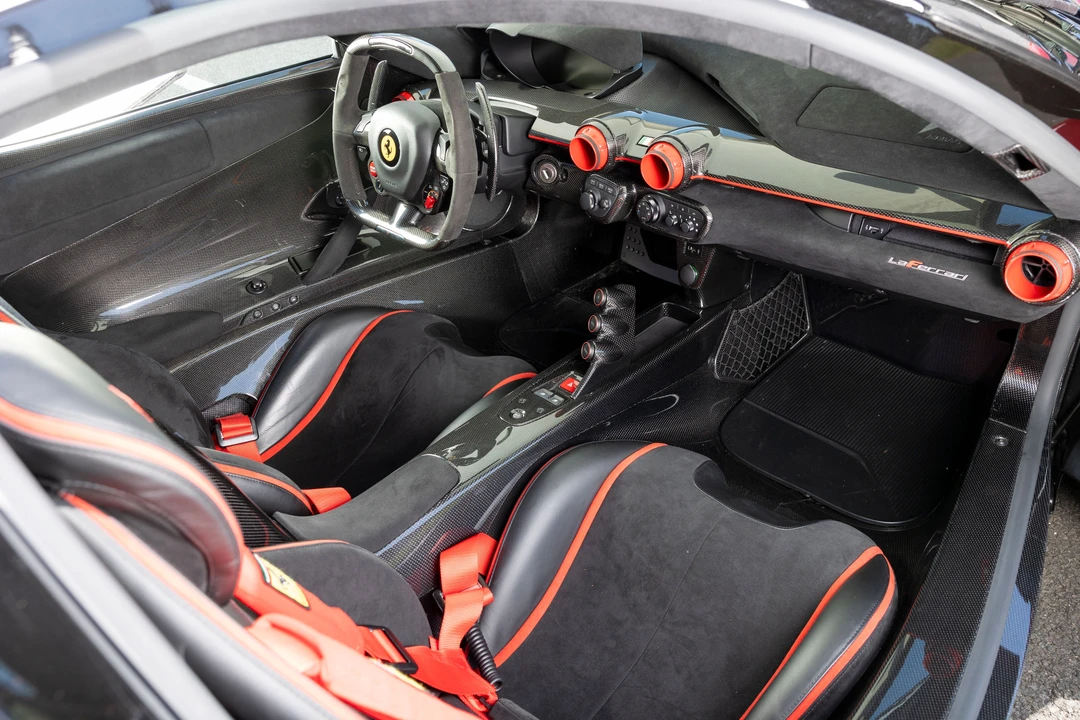 2014 Ferrari LaFerrari - Image 12 of 31