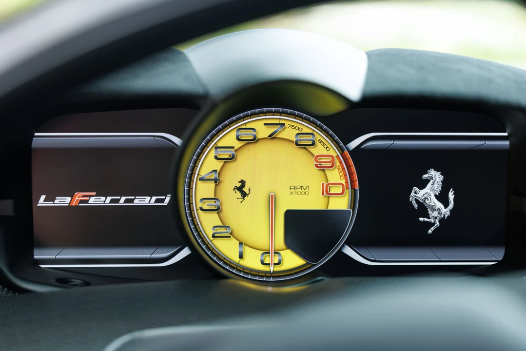 2014 Ferrari LaFerrari - Image 19 of 26