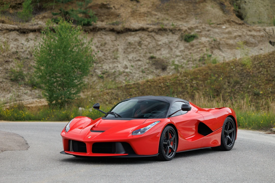 2014 Ferrari LaFerrari - Image 3 of 26