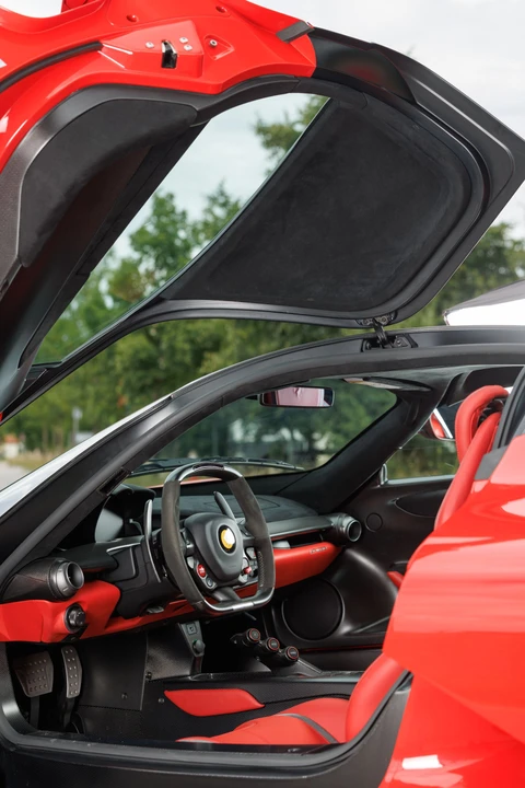 2014 Ferrari LaFerrari - Image 17 of 26