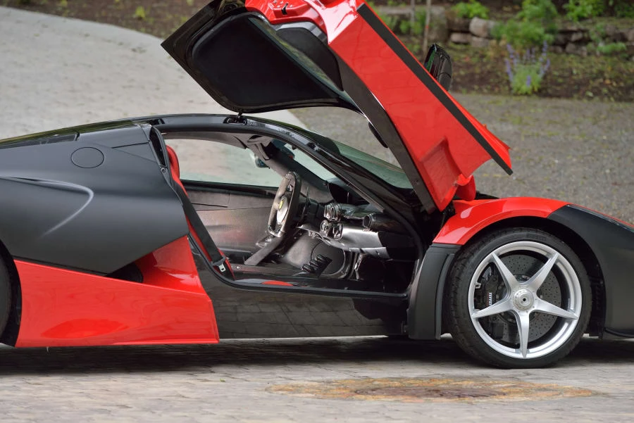 2014 Ferrari LaFerrari - Image 21 of 31