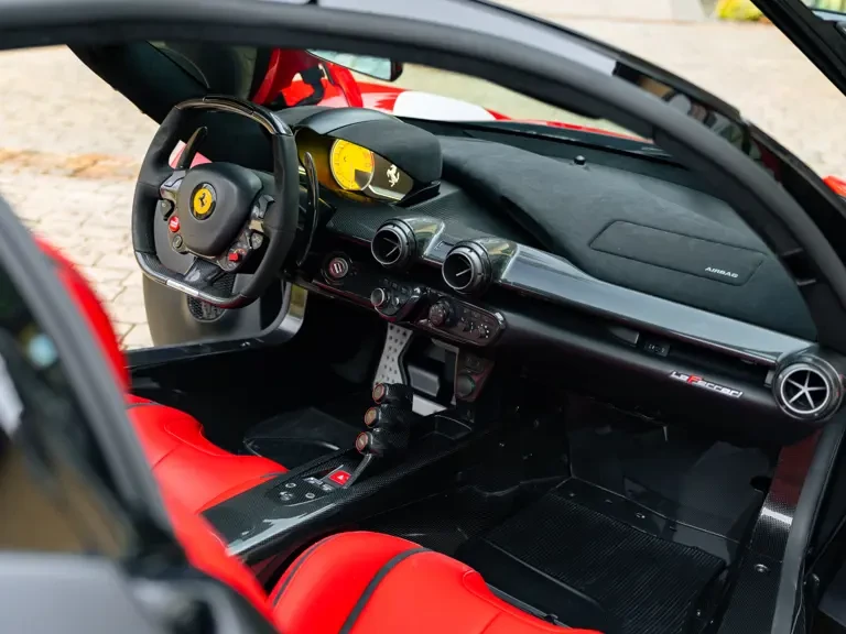 2014 Ferrari LaFerrari - Image 5 of 31