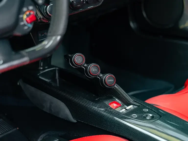 2014 Ferrari LaFerrari - Image 16 of 31