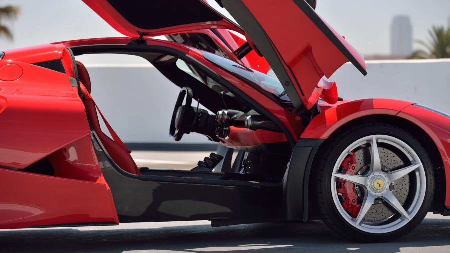 2014 Ferrari LaFerrari - Image 16 of 20
