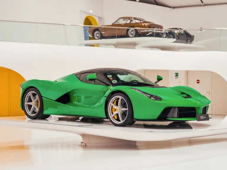 2014 Ferrari LaFerrari - Image 2 of 31