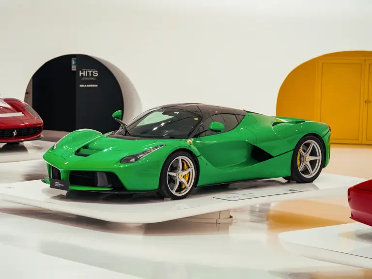 2014 Ferrari LaFerrari - Image 12 of 31