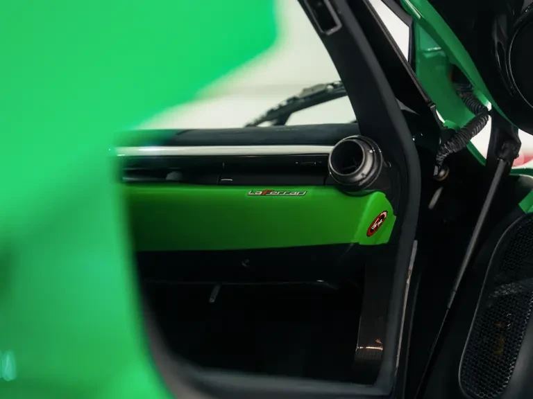 2014 Ferrari LaFerrari - Image 26 of 31