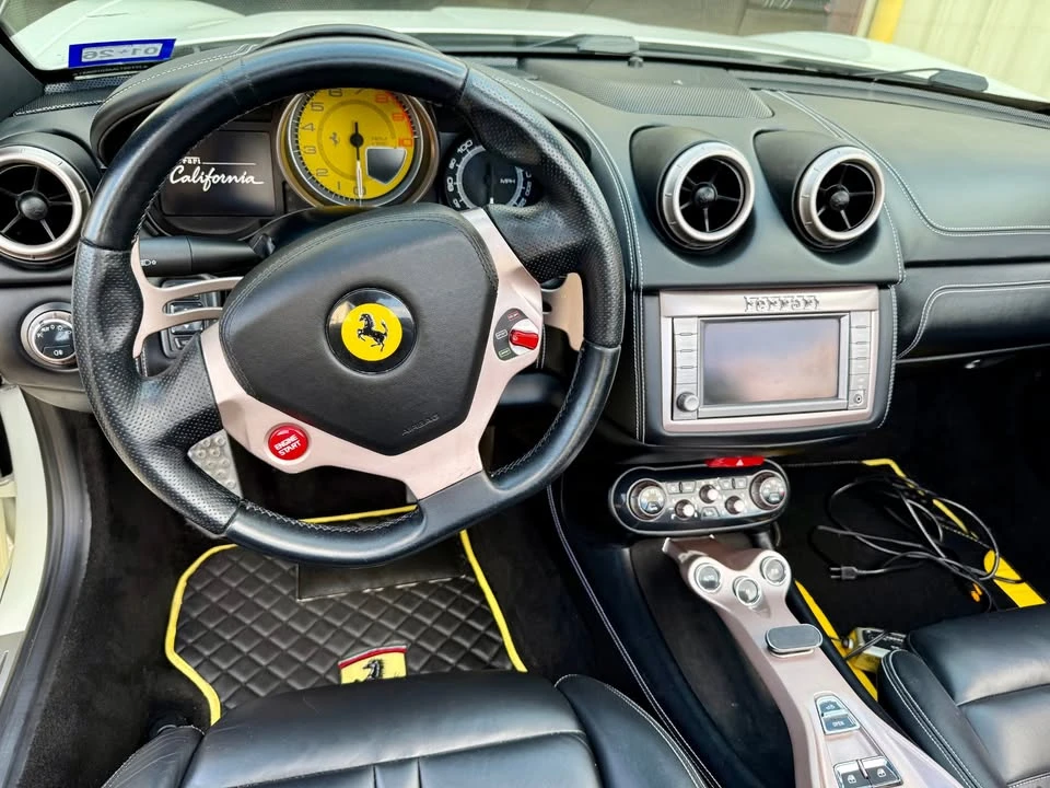 2014 Ferrari California - Image 18 of 19