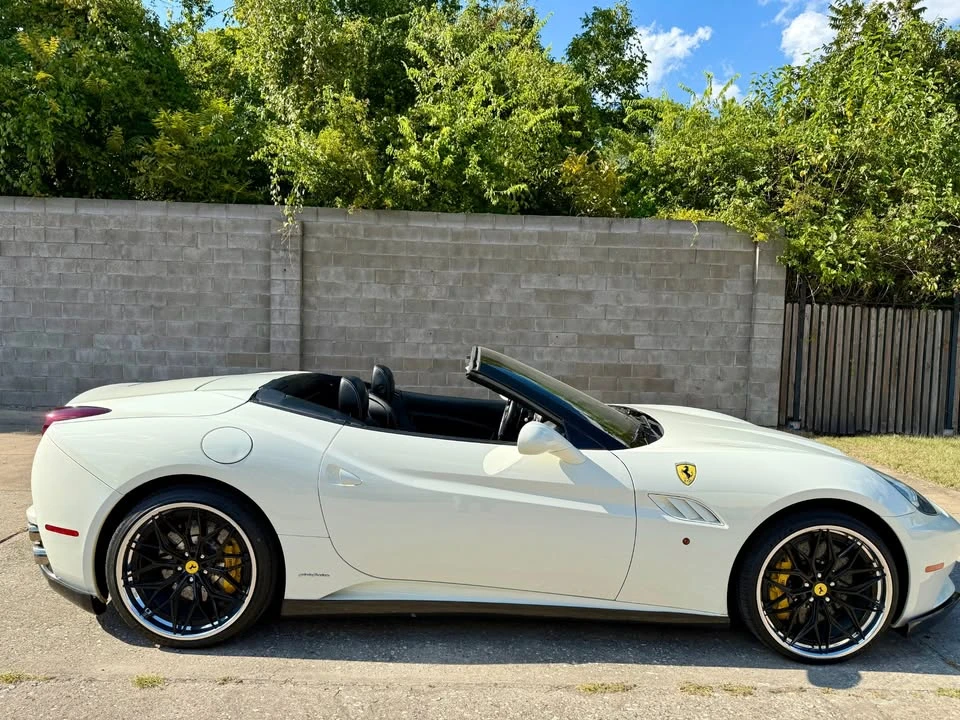 2014 Ferrari California - Image 2 of 19