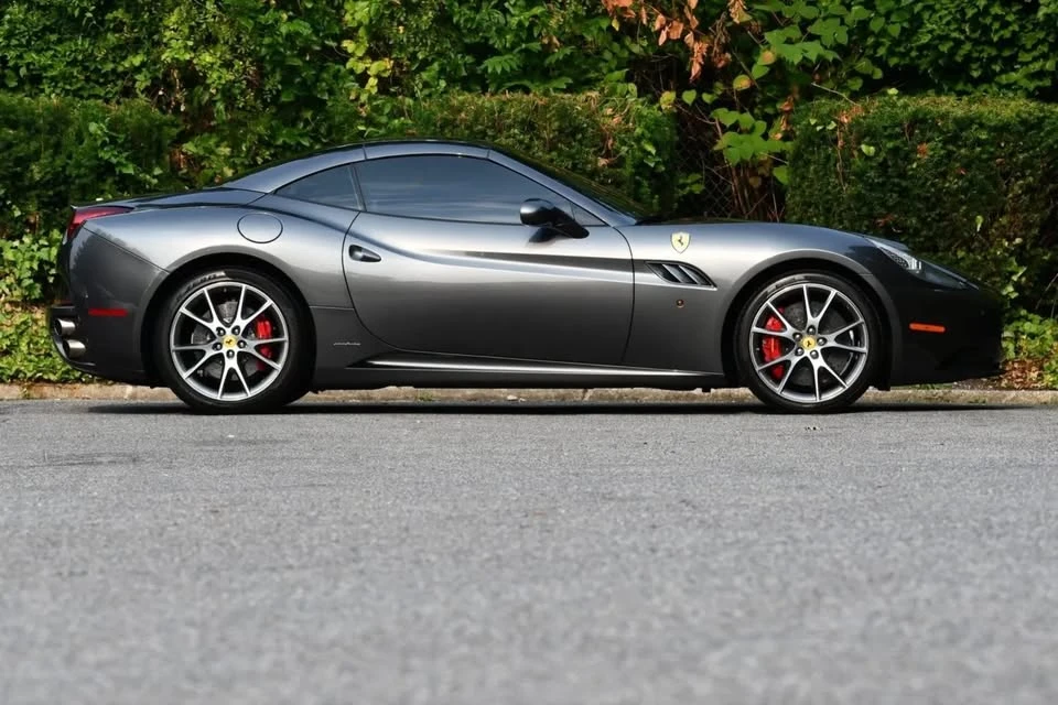 2014 Ferrari California - Image 2 of 15