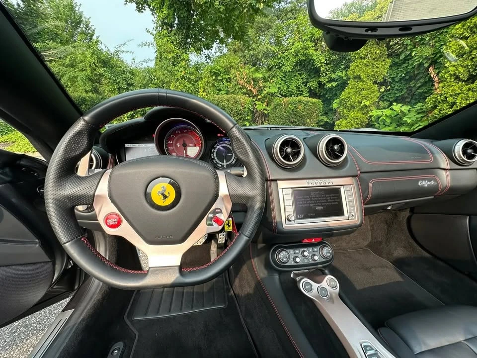 2014 Ferrari California - Image 10 of 15