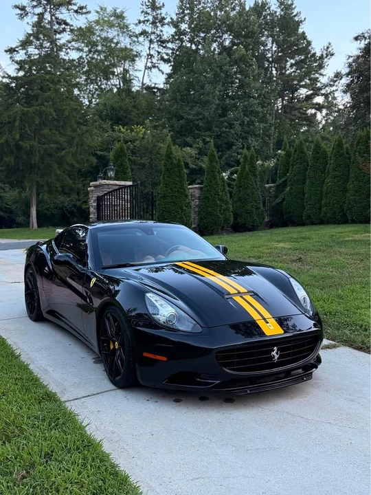 2014 Ferrari California - Image 2 of 14