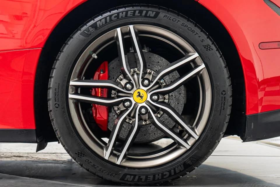 2014 Ferrari FF - Image 7 of 16